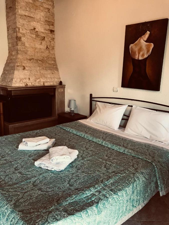 Guesthouse Adonis Káto Loutrákion Dış mekan fotoğraf