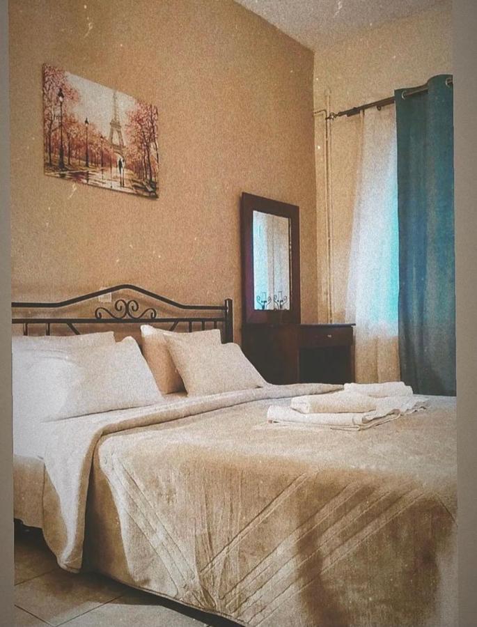 Guesthouse Adonis Káto Loutrákion Dış mekan fotoğraf