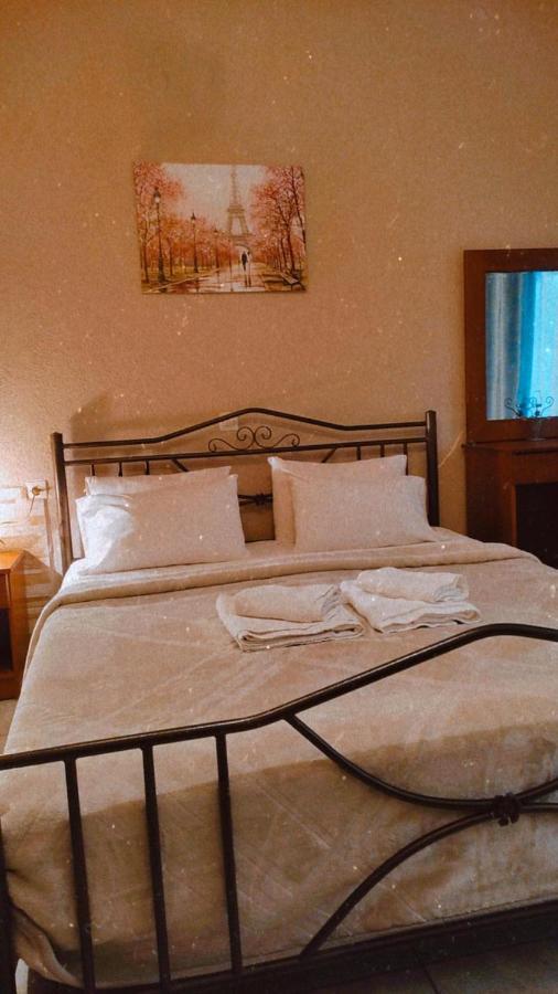 Guesthouse Adonis Káto Loutrákion Dış mekan fotoğraf
