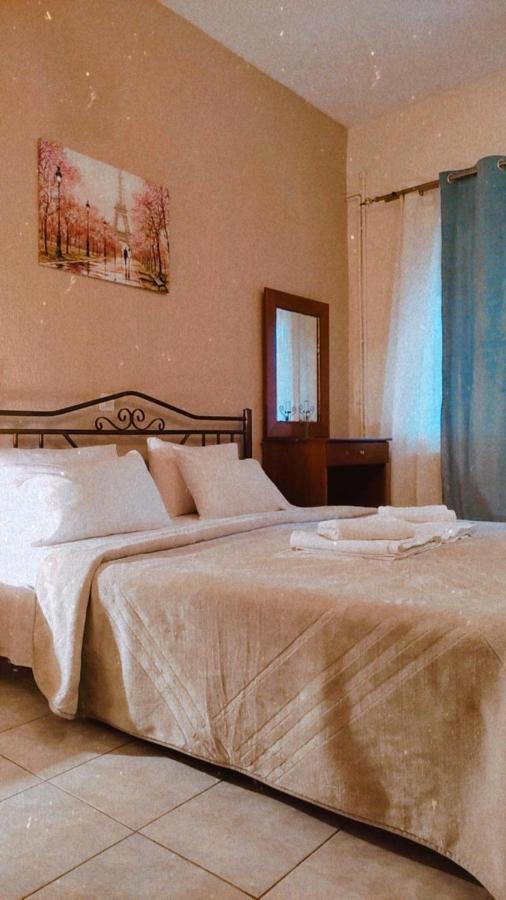 Guesthouse Adonis Káto Loutrákion Dış mekan fotoğraf