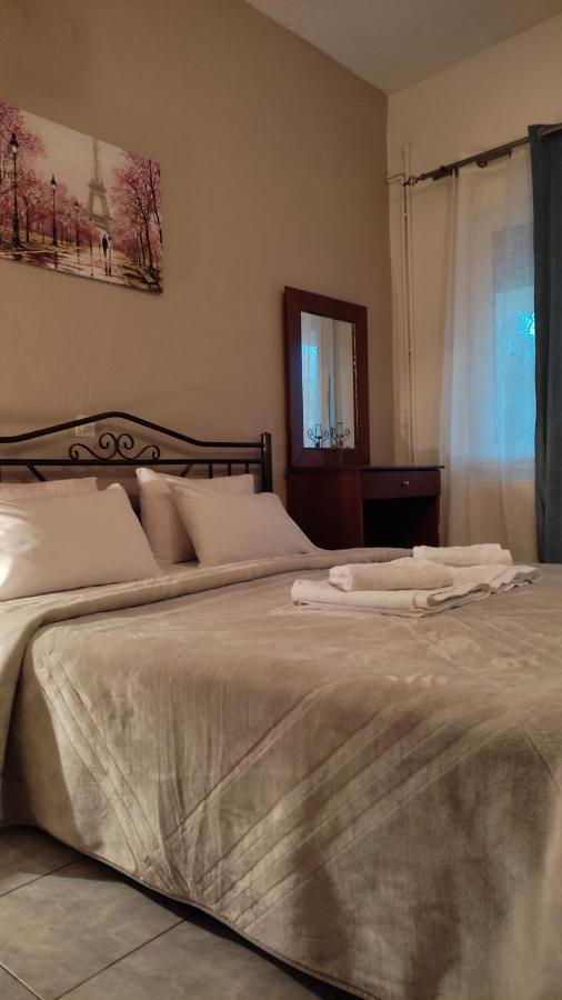 Guesthouse Adonis Káto Loutrákion Dış mekan fotoğraf