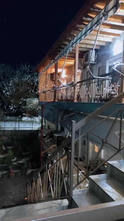 Guesthouse Adonis Káto Loutrákion Dış mekan fotoğraf