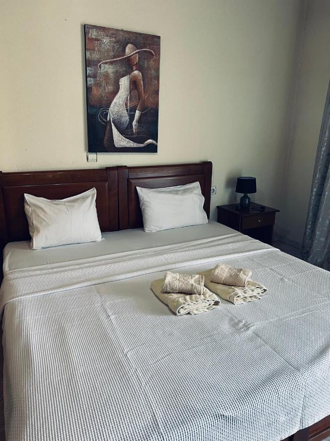 Guesthouse Adonis Káto Loutrákion Dış mekan fotoğraf