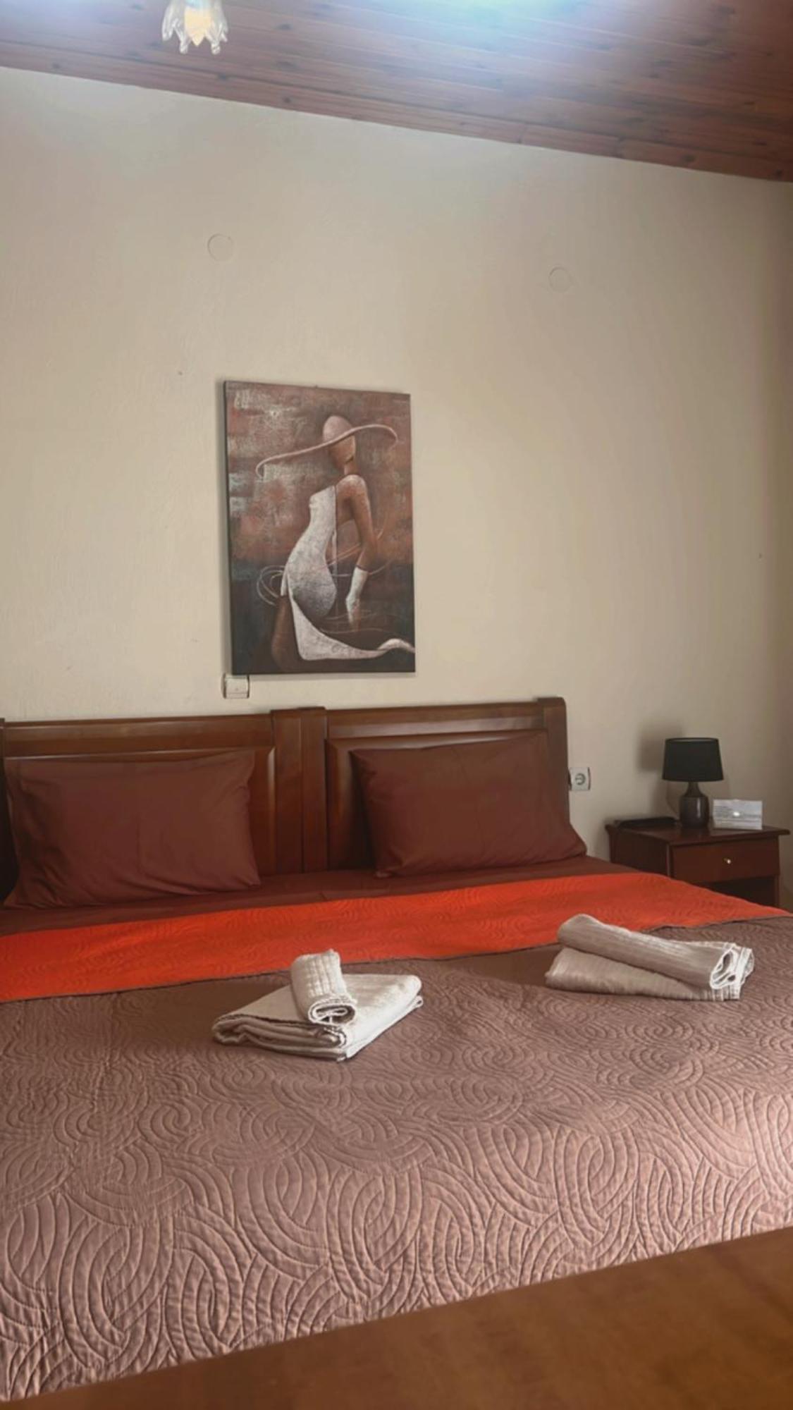 Guesthouse Adonis Káto Loutrákion Dış mekan fotoğraf
