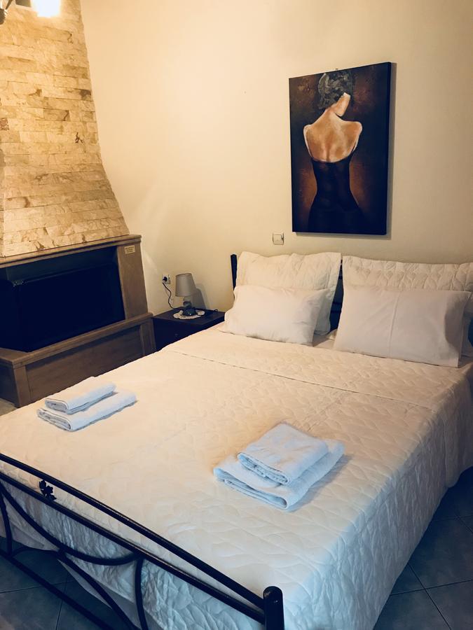 Guesthouse Adonis Káto Loutrákion Dış mekan fotoğraf