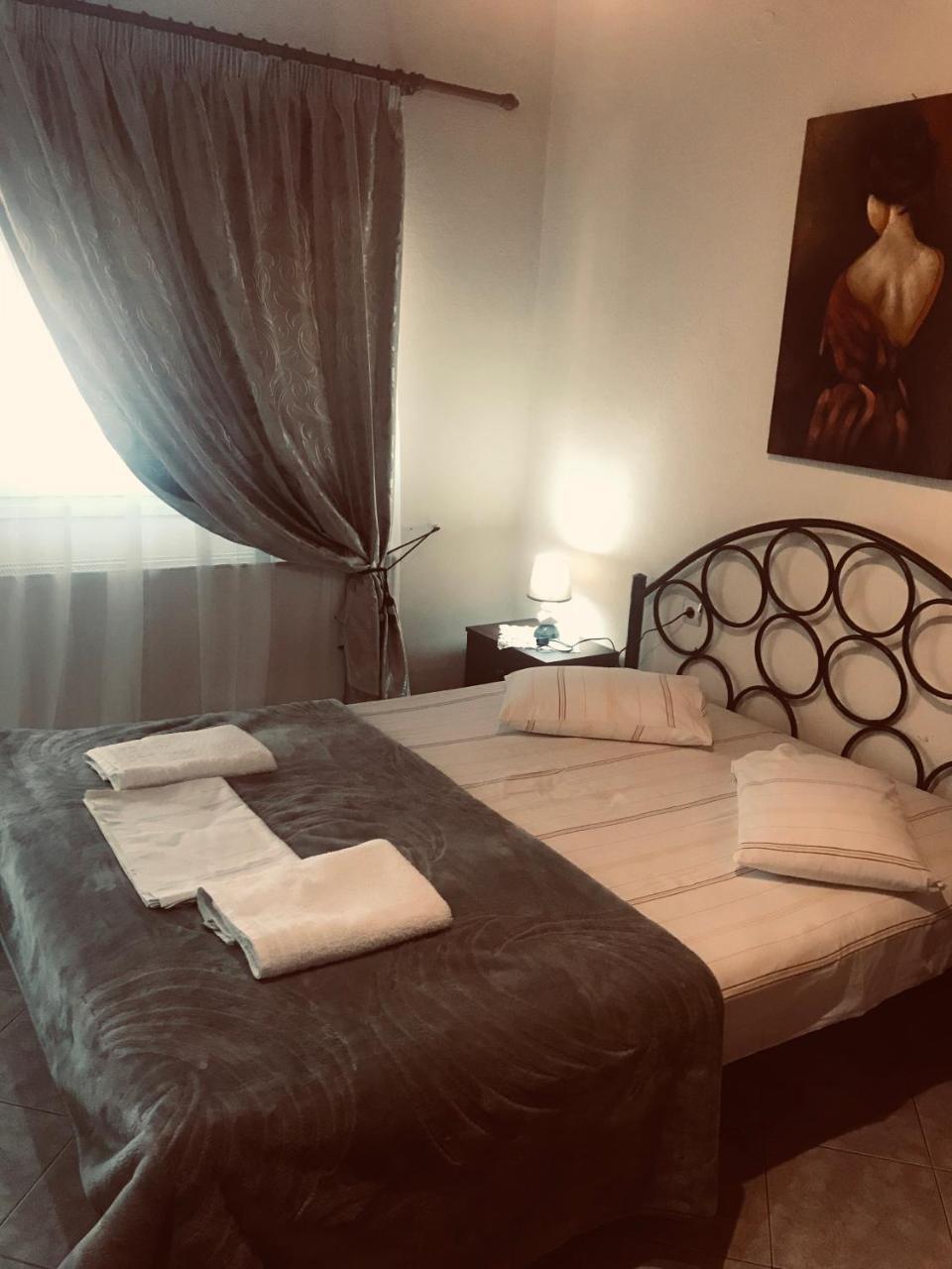 Guesthouse Adonis Káto Loutrákion Dış mekan fotoğraf