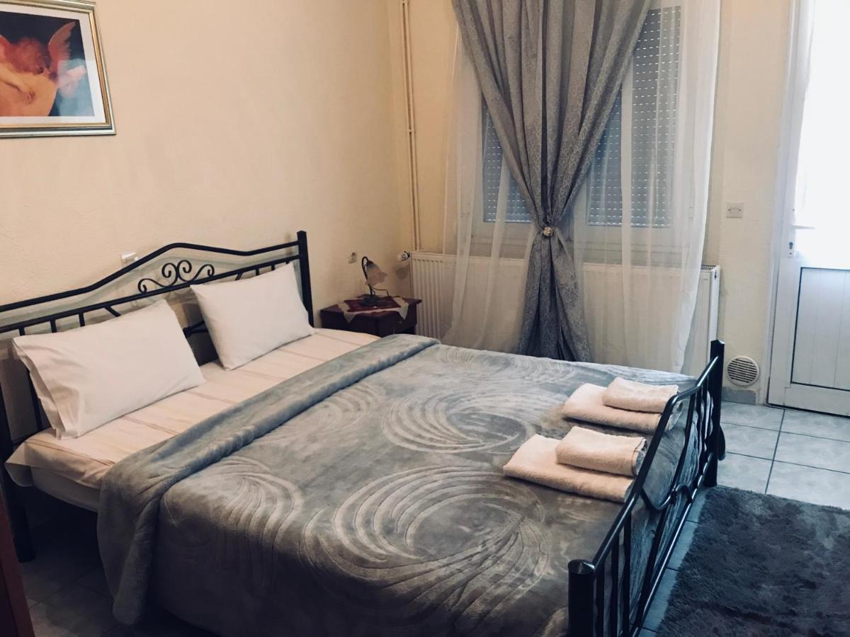 Guesthouse Adonis Káto Loutrákion Dış mekan fotoğraf